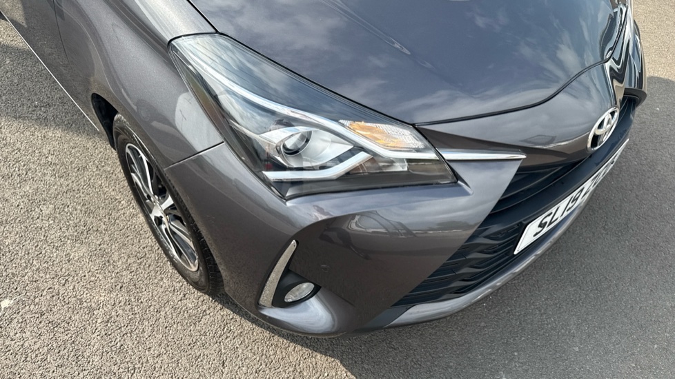 Toyota Yaris 1.5 VVT-i Icon Tech 5dr Petrol Hatchback - Image 38