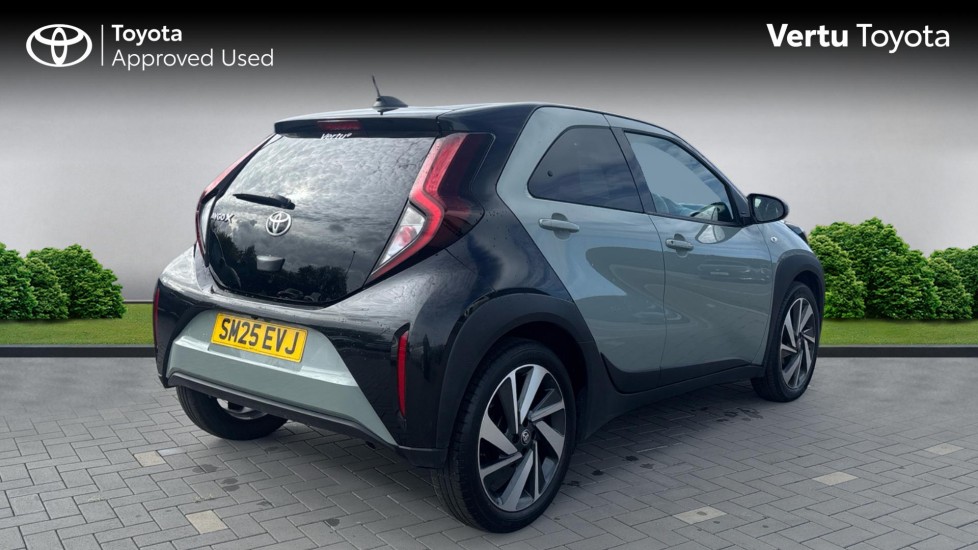 Toyota Aygo X 1.0 VVT-i Edge 5dr Petrol Hatchback - Image 2