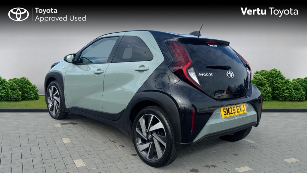 Toyota Aygo X 1.0 VVT-i Edge 5dr Petrol Hatchback - Image 4