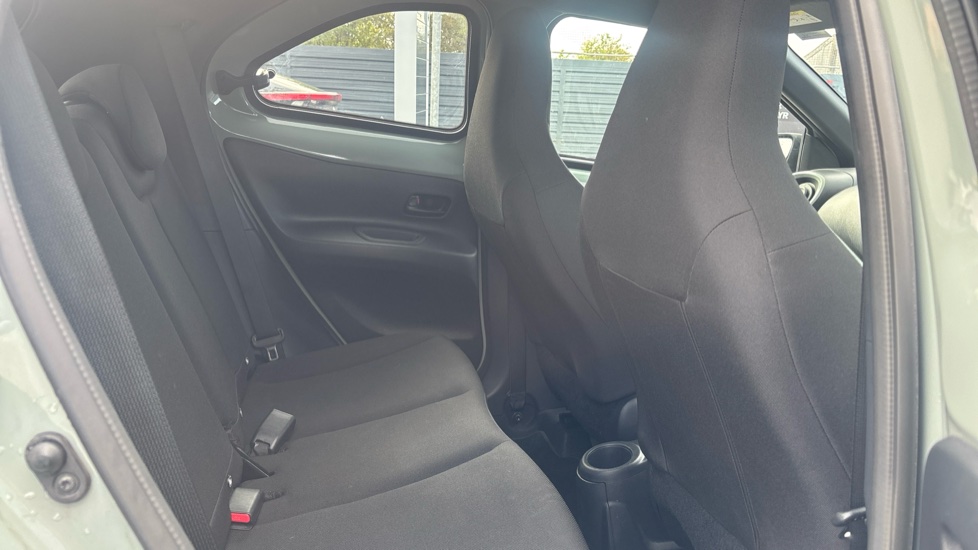 Toyota Aygo X 1.0 VVT-i Edge 5dr Petrol Hatchback - Image 8