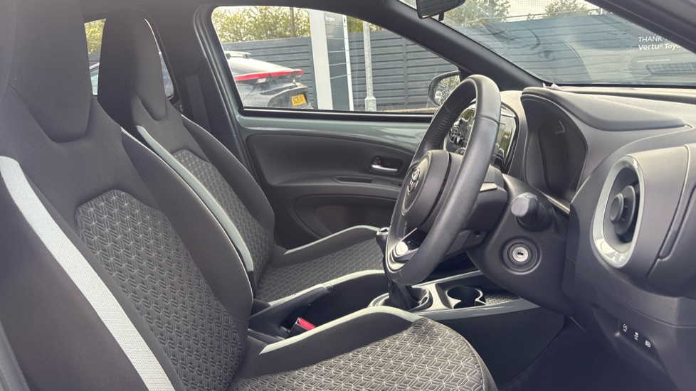 Toyota Aygo X 1.0 VVT-i Edge 5dr Petrol Hatchback - Image 12