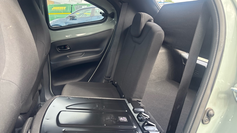 Toyota Aygo X 1.0 VVT-i Edge 5dr Petrol Hatchback - Image 18