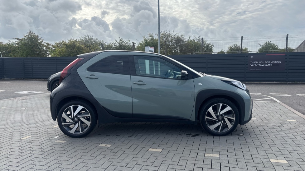 Toyota Aygo X 1.0 VVT-i Edge 5dr Petrol Hatchback - Image 23