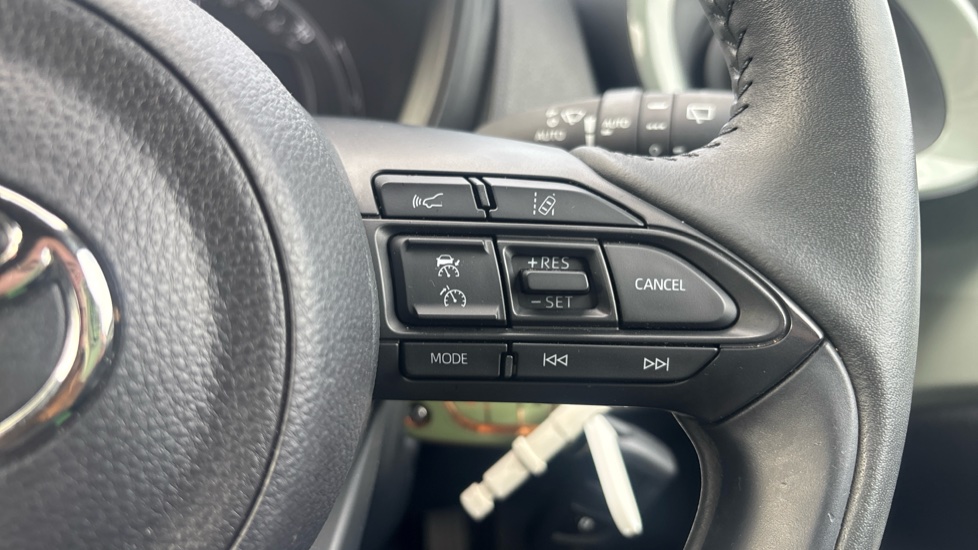 Toyota Aygo X 1.0 VVT-i Edge 5dr Petrol Hatchback - Image 32