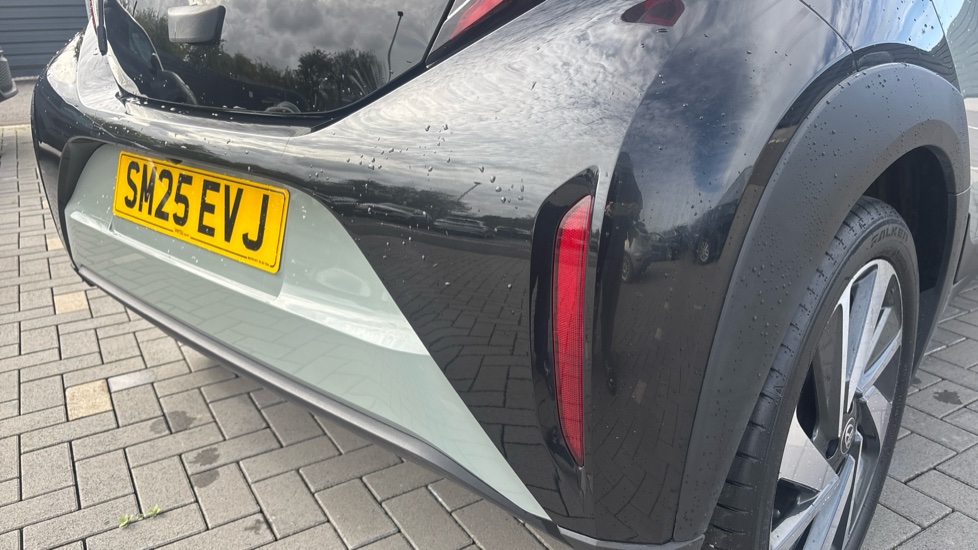 Toyota Aygo X 1.0 VVT-i Edge 5dr Petrol Hatchback - Image 34