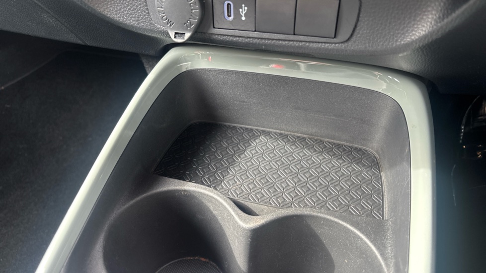 Toyota Aygo X 1.0 VVT-i Edge 5dr Petrol Hatchback - Image 43