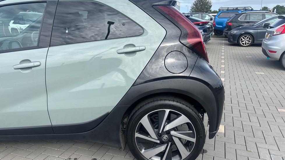 Toyota Aygo X 1.0 VVT-i Edge 5dr Petrol Hatchback - Image 48