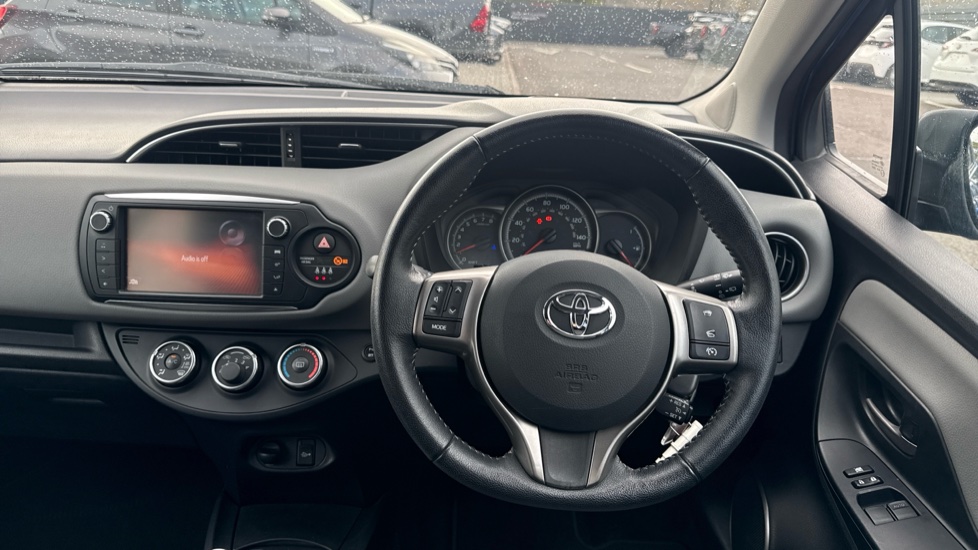 Toyota Yaris 1.33 VVT-i Icon 5dr Petrol Hatchback - Image 7
