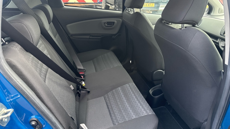 Toyota Yaris 1.33 VVT-i Icon 5dr Petrol Hatchback - Image 8