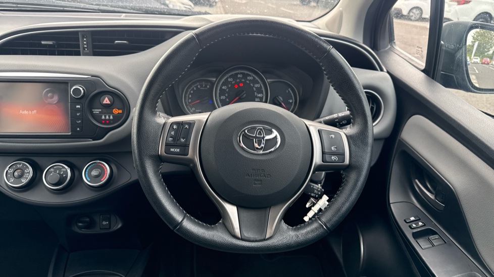 Toyota Yaris 1.33 VVT-i Icon 5dr Petrol Hatchback - Image 10