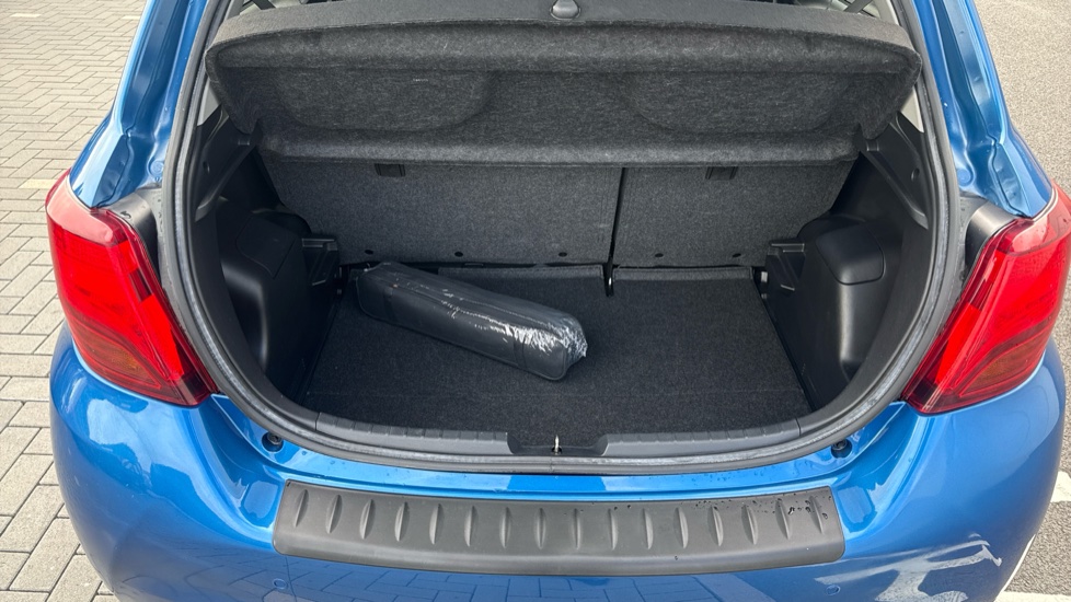 Toyota Yaris 1.33 VVT-i Icon 5dr Petrol Hatchback - Image 13
