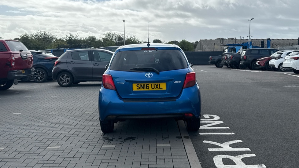 Toyota Yaris 1.33 VVT-i Icon 5dr Petrol Hatchback - Image 26