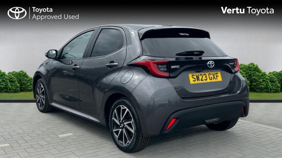 Toyota Yaris 1.5 Hybrid Design 5dr CVT Hybrid Hatchback - Image 4