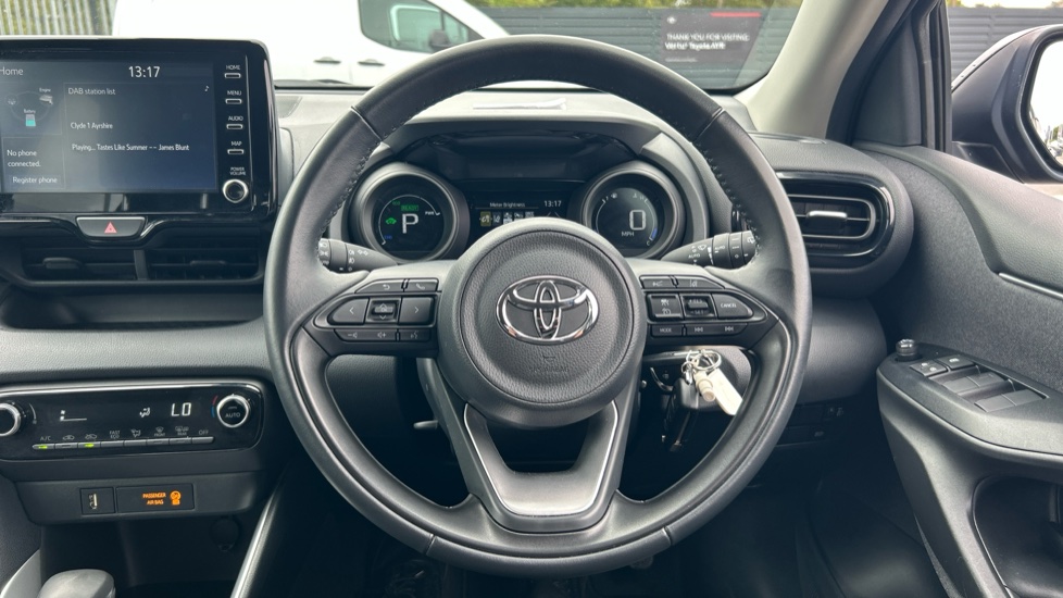 Toyota Yaris 1.5 Hybrid Design 5dr CVT Hybrid Hatchback - Image 7