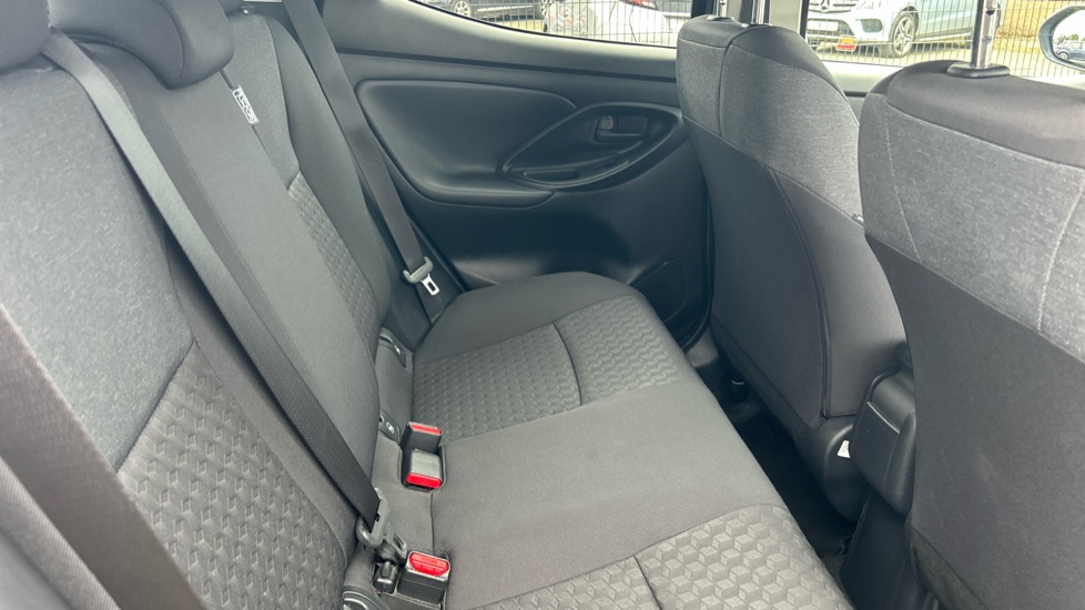 Toyota Yaris 1.5 Hybrid Design 5dr CVT Hybrid Hatchback - Image 8