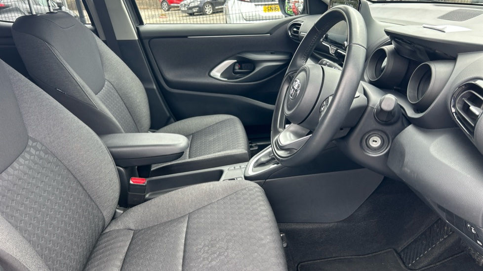 Toyota Yaris 1.5 Hybrid Design 5dr CVT Hybrid Hatchback - Image 12