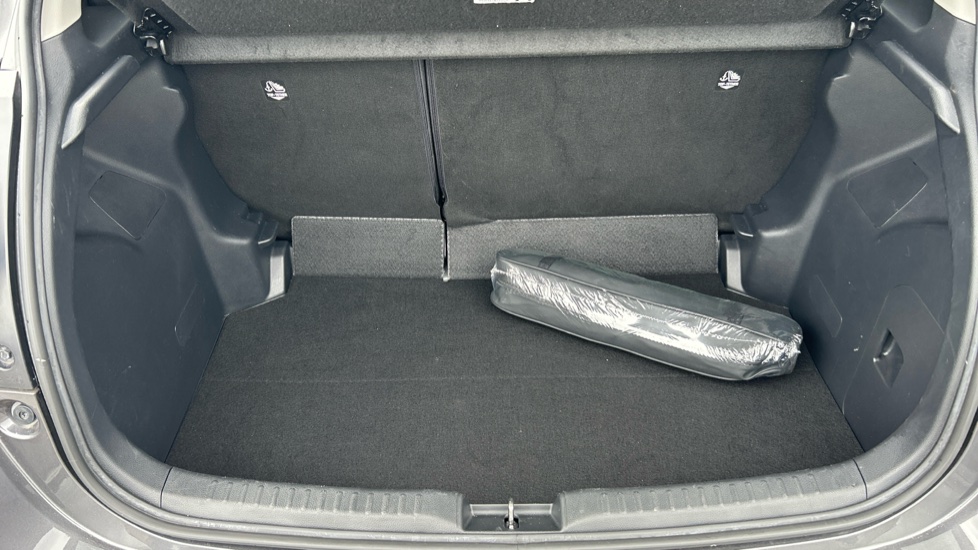 Toyota Yaris 1.5 Hybrid Design 5dr CVT Hybrid Hatchback - Image 13