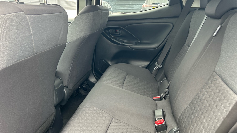 Toyota Yaris 1.5 Hybrid Design 5dr CVT Hybrid Hatchback - Image 15