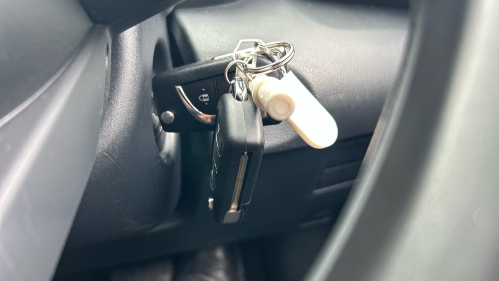 Toyota Yaris 1.5 Hybrid Design 5dr CVT Hybrid Hatchback - Image 16