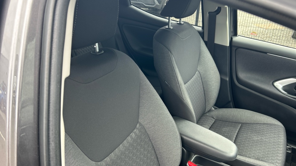 Toyota Yaris 1.5 Hybrid Design 5dr CVT Hybrid Hatchback - Image 17