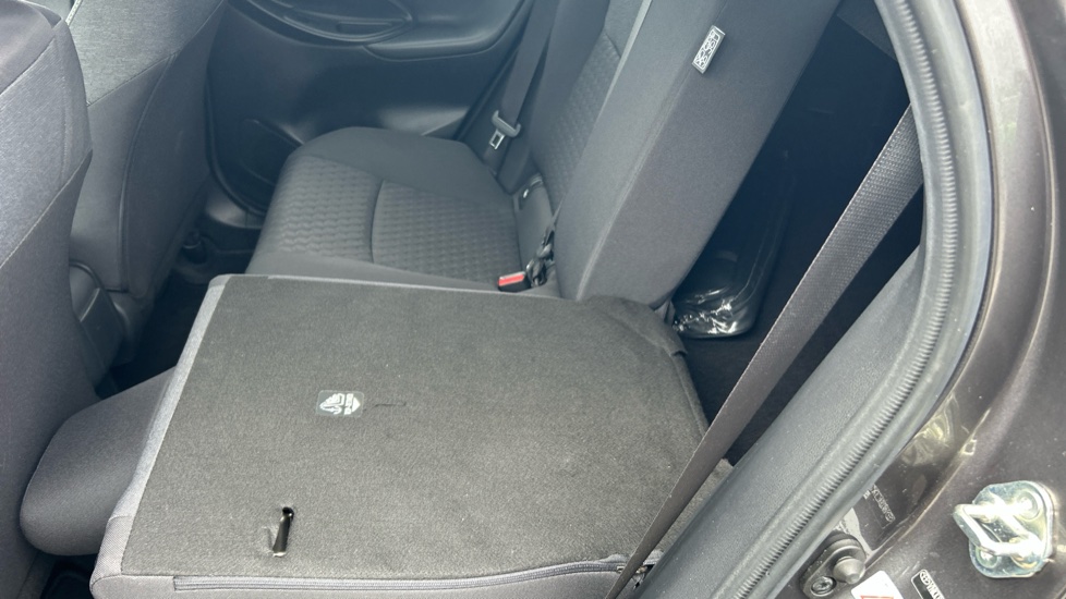 Toyota Yaris 1.5 Hybrid Design 5dr CVT Hybrid Hatchback - Image 18