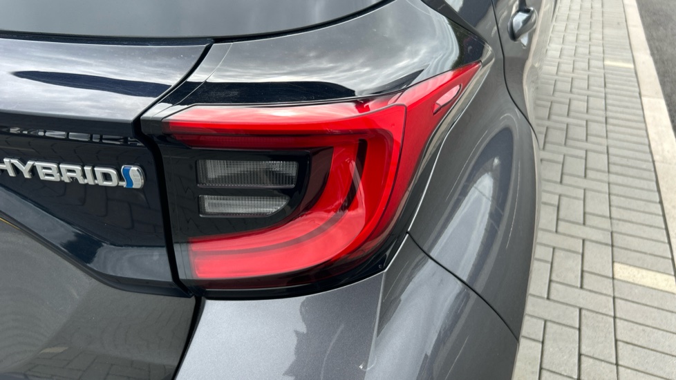 Toyota Yaris 1.5 Hybrid Design 5dr CVT Hybrid Hatchback - Image 21