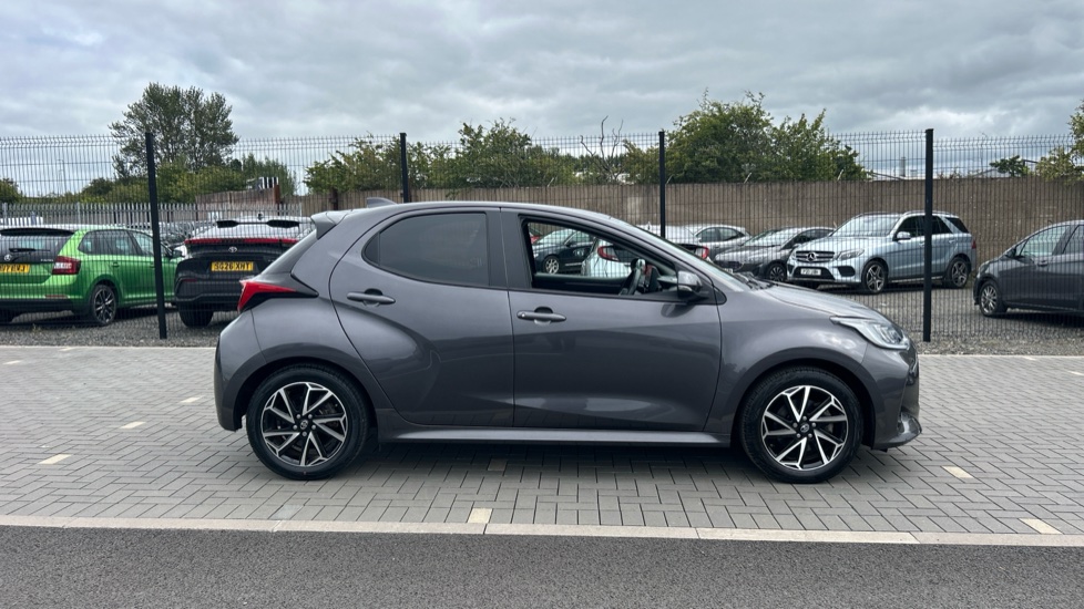 Toyota Yaris 1.5 Hybrid Design 5dr CVT Hybrid Hatchback - Image 23