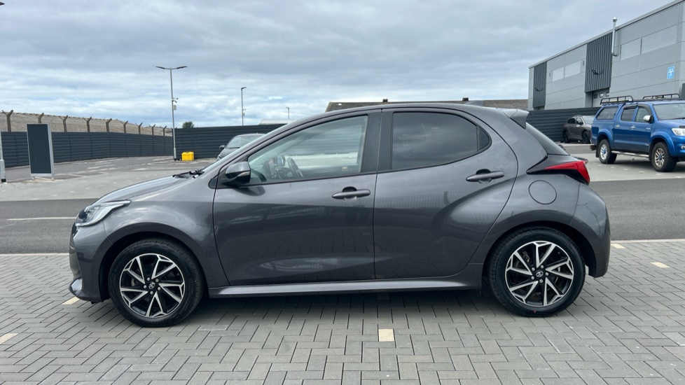 Toyota Yaris 1.5 Hybrid Design 5dr CVT Hybrid Hatchback - Image 24