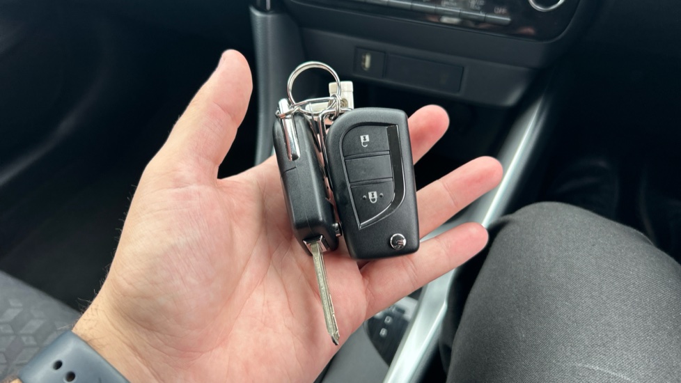 Toyota Yaris 1.5 Hybrid Design 5dr CVT Hybrid Hatchback - Image 28