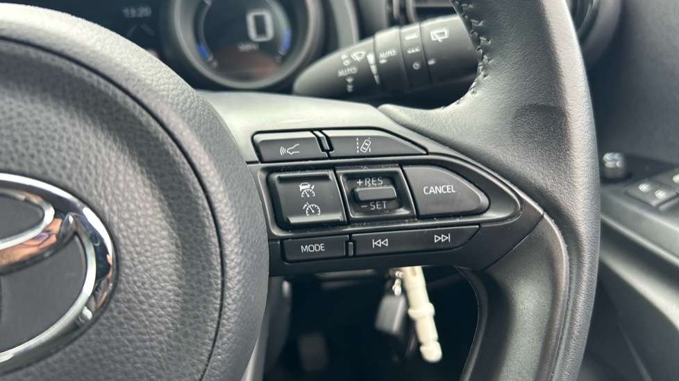 Toyota Yaris 1.5 Hybrid Design 5dr CVT Hybrid Hatchback - Image 29