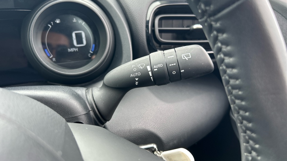 Toyota Yaris 1.5 Hybrid Design 5dr CVT Hybrid Hatchback - Image 32