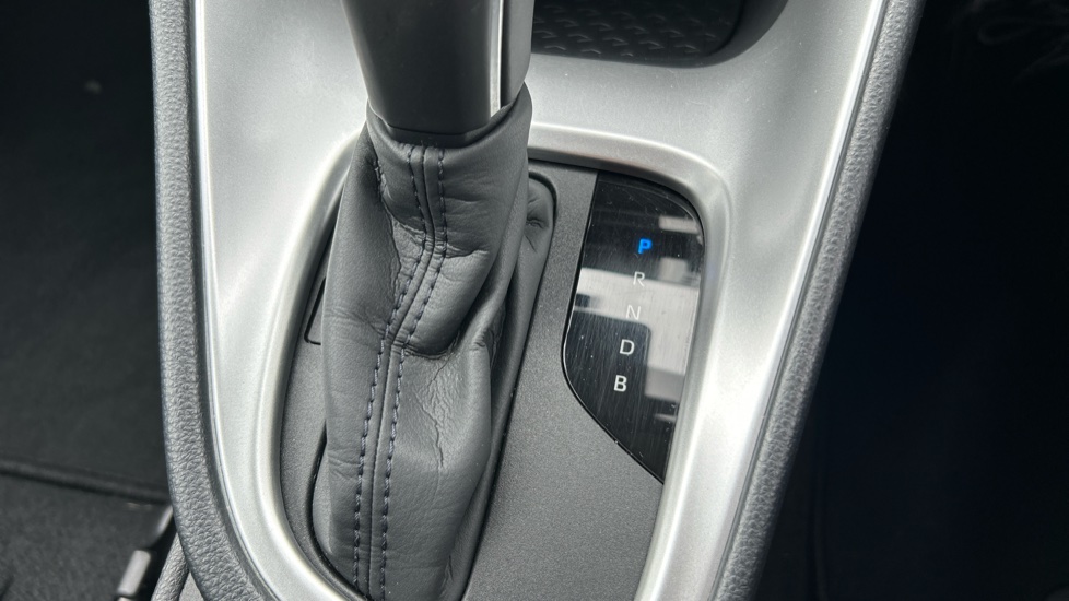 Toyota Yaris 1.5 Hybrid Design 5dr CVT Hybrid Hatchback - Image 42