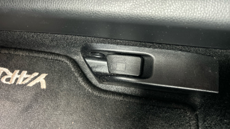 Toyota Yaris 1.5 Hybrid Design 5dr CVT Hybrid Hatchback - Image 46