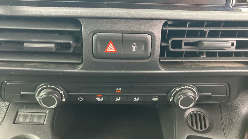 Toyota Proace City L1 Diesel 1.5D 100 Icon Van [6 Speed] - Image 34