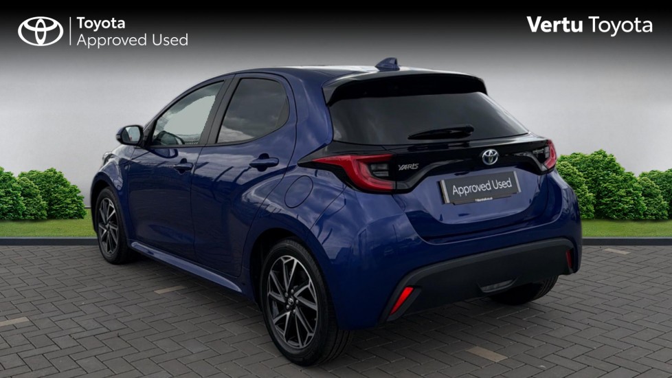 Toyota Yaris 1.5 Hybrid Design 5dr CVT Hybrid Hatchback - Image 4