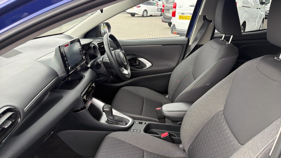Toyota Yaris 1.5 Hybrid Design 5dr CVT Hybrid Hatchback - Image 5