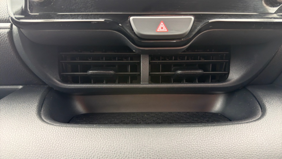 Toyota Yaris 1.5 Hybrid Design 5dr CVT Hybrid Hatchback - Image 10