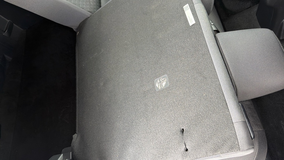 Toyota Yaris 1.5 Hybrid Design 5dr CVT Hybrid Hatchback - Image 18