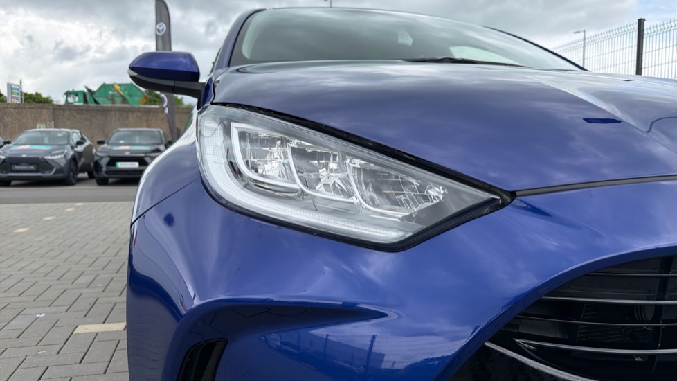 Toyota Yaris 1.5 Hybrid Design 5dr CVT Hybrid Hatchback - Image 20