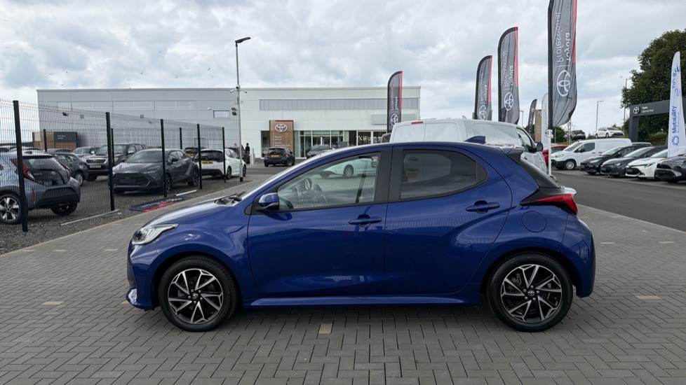 Toyota Yaris 1.5 Hybrid Design 5dr CVT Hybrid Hatchback - Image 24
