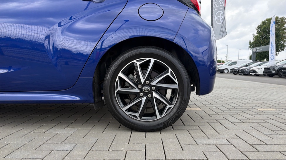 Toyota Yaris 1.5 Hybrid Design 5dr CVT Hybrid Hatchback - Image 25