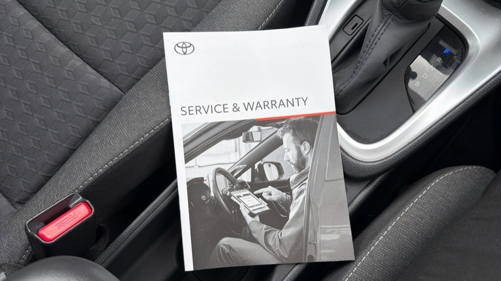 Toyota Yaris 1.5 Hybrid Design 5dr CVT Hybrid Hatchback - Image 27
