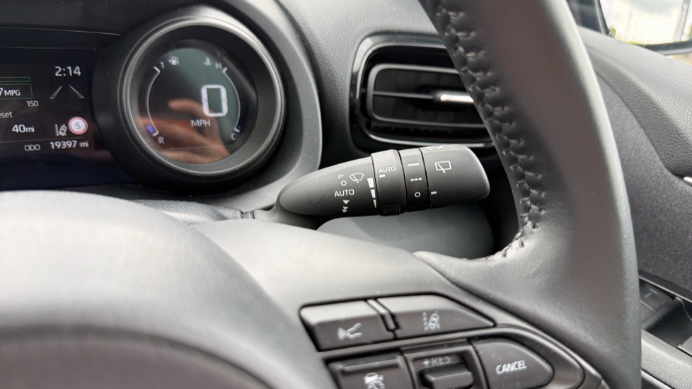 Toyota Yaris 1.5 Hybrid Design 5dr CVT Hybrid Hatchback - Image 31