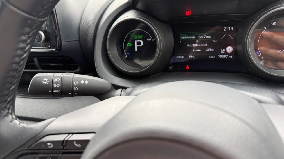 Toyota Yaris 1.5 Hybrid Design 5dr CVT Hybrid Hatchback - Image 32