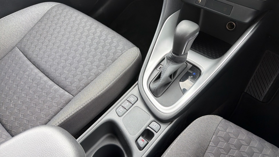 Toyota Yaris 1.5 Hybrid Design 5dr CVT Hybrid Hatchback - Image 35