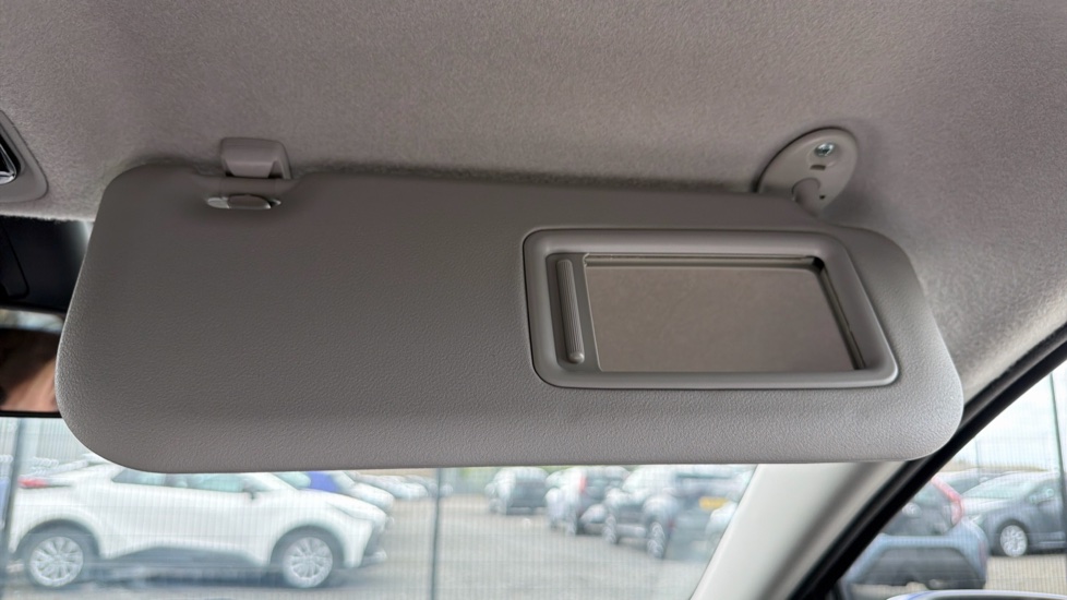 Toyota Yaris 1.5 Hybrid Design 5dr CVT Hybrid Hatchback - Image 40