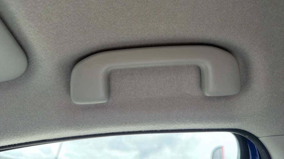Toyota Yaris 1.5 Hybrid Design 5dr CVT Hybrid Hatchback - Image 41