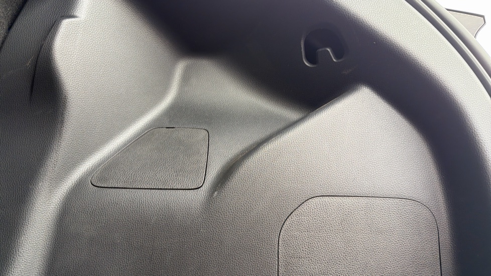 Toyota Yaris 1.5 Hybrid Design 5dr CVT Hybrid Hatchback - Image 48