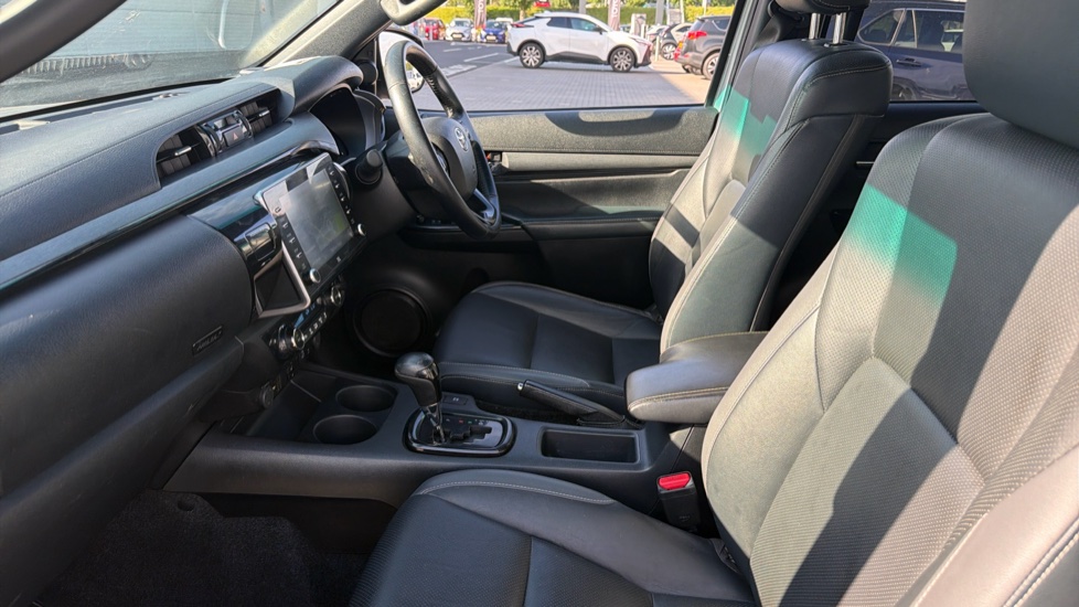 Toyota Hilux Diesel Invincible X D/Cab Pick Up 2.8 D-4D Auto - Image 5