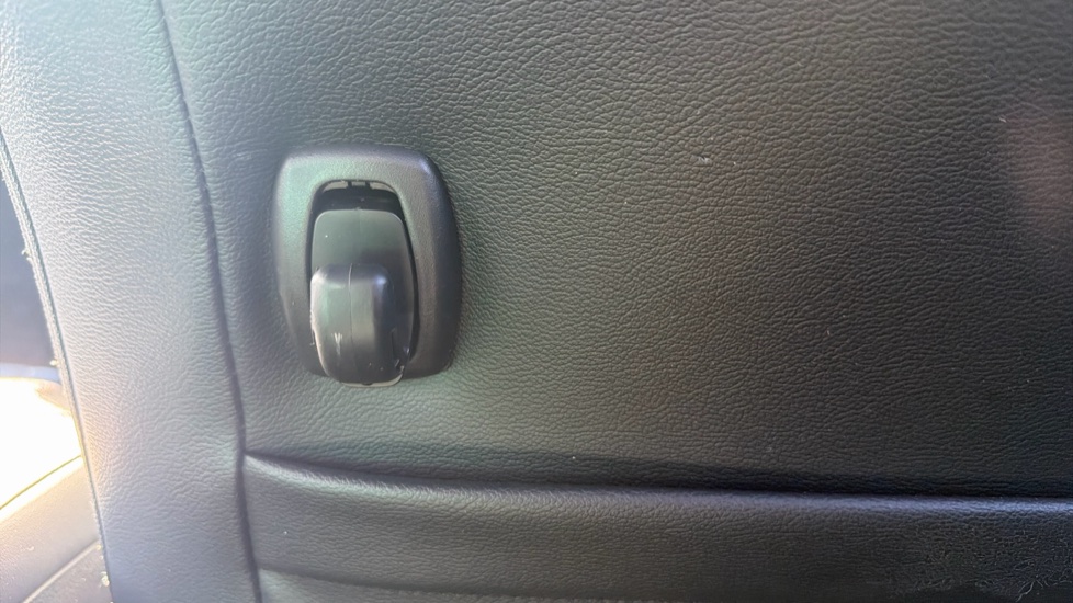 Toyota Hilux Diesel Invincible X D/Cab Pick Up 2.8 D-4D Auto - Image 10